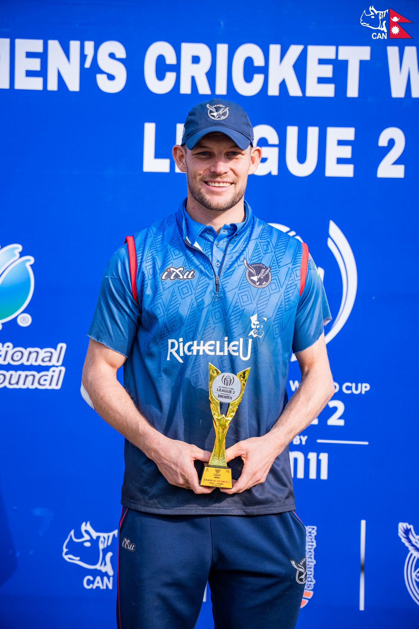 Gerhard Erasmus claimed five wickets